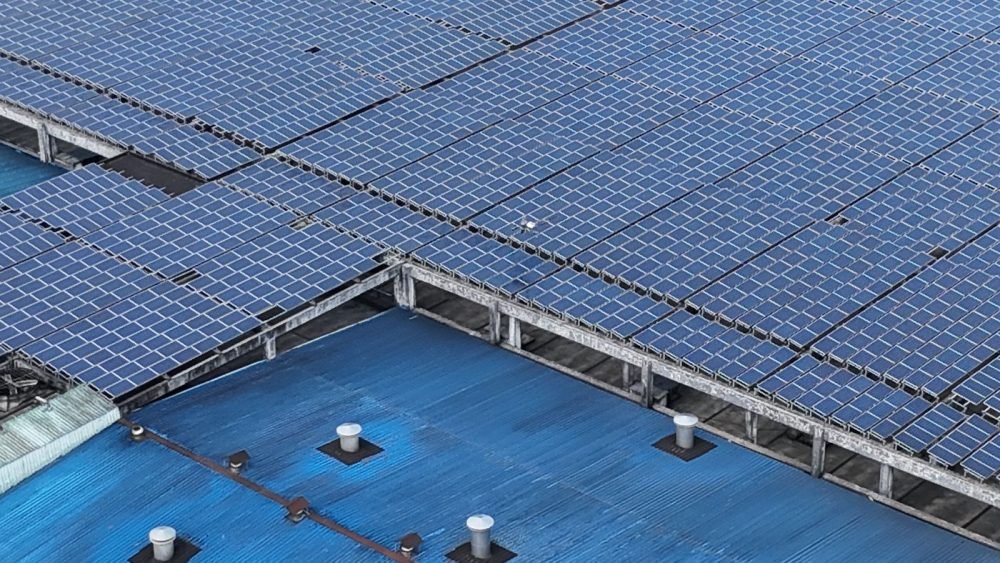 Commercial rooftop solar array on an industrial building